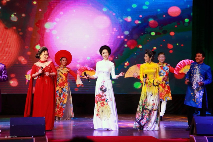 TRỊNH KIM CHI | Chuyen Xe Nghia Tinh | HCM City